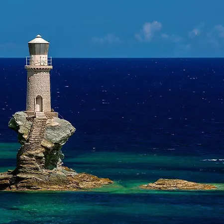 Διαμέρισμα Blue Beside Stone Tower 1690 • Andros